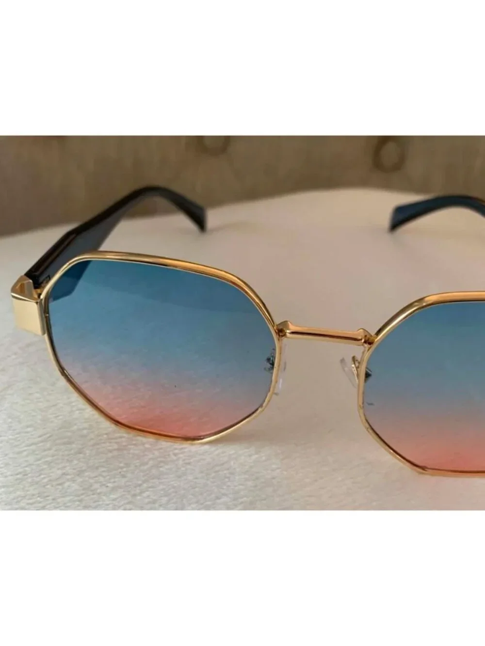 Unisex Vintage Style Octagonal Gold Frame Sunglasses W/ Blue-Pink Gradient Lens